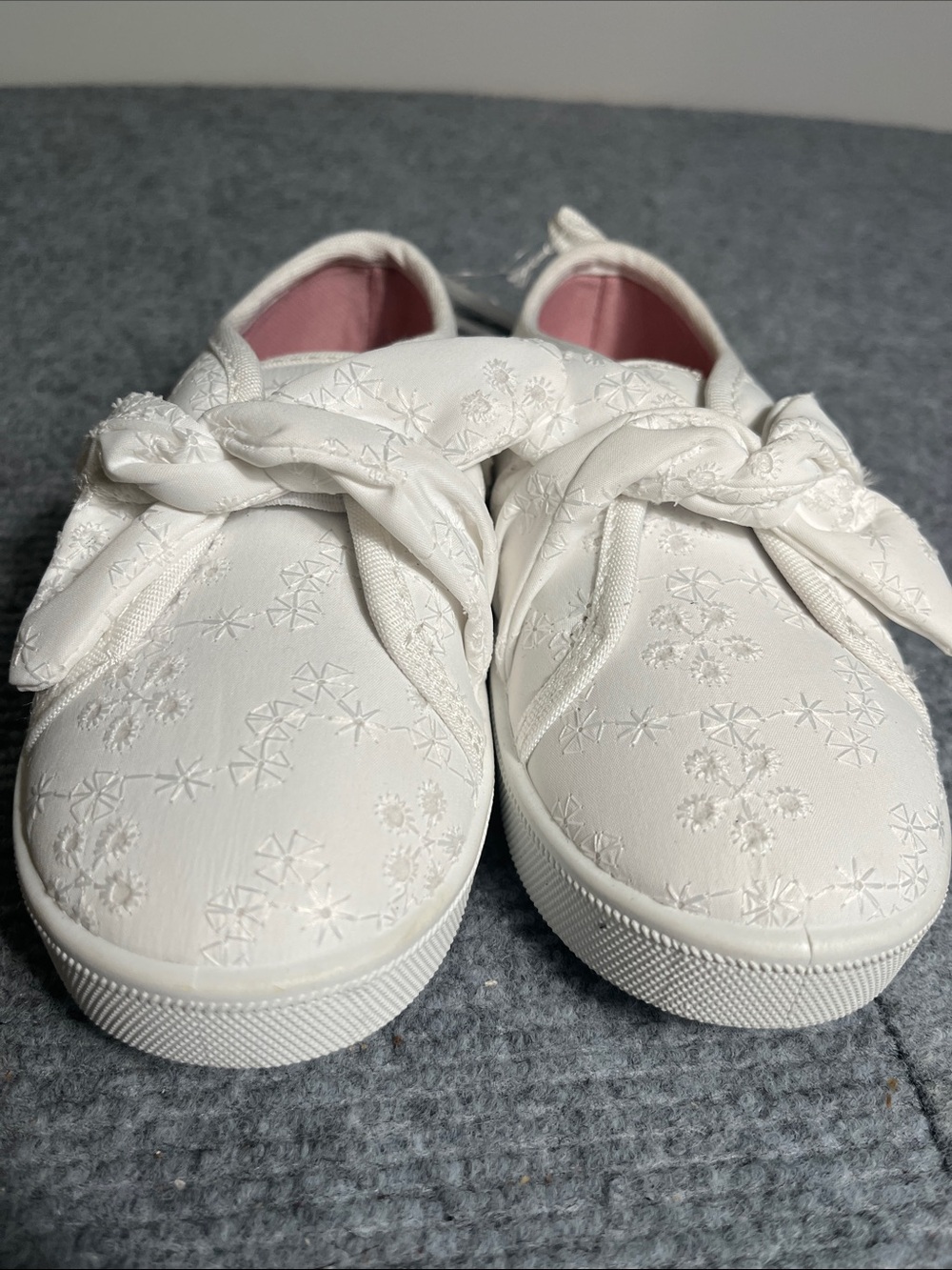 OshKosh B'gosh White Knot-Detail Kids Sneakers with Floral Embossing